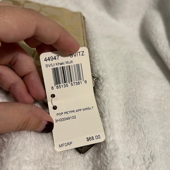 Rare NWT Coach Poppy Wristlet - Picture 7 of 7